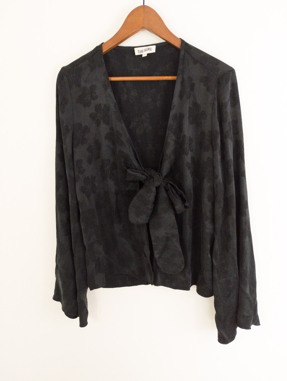 DJERF AVENUE Black Floral Jacquard Tie Top Long Sleeve Medium